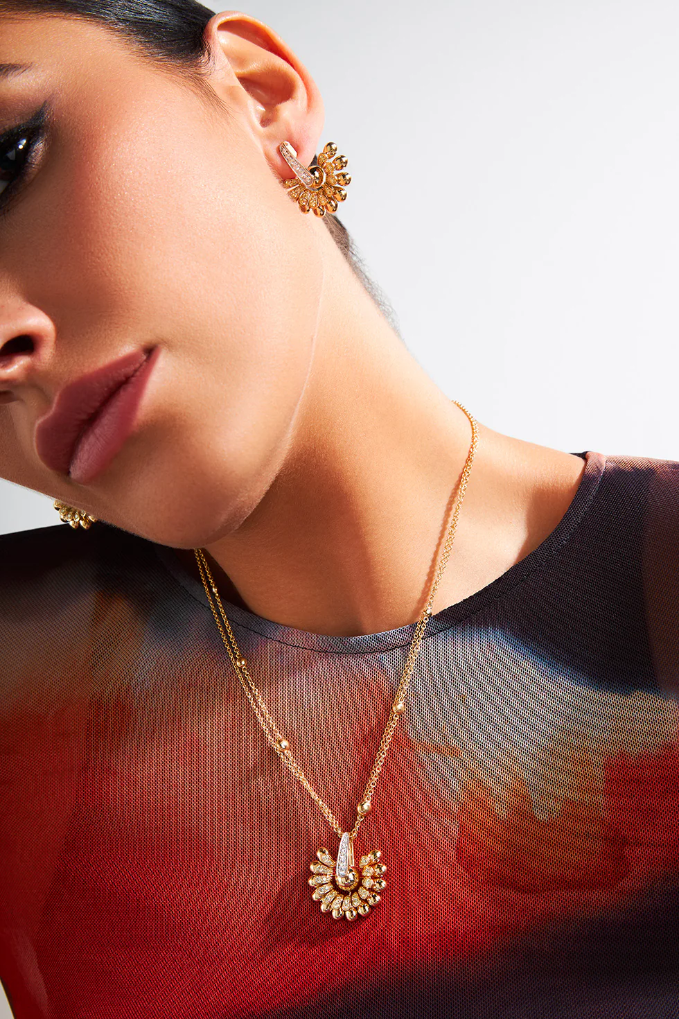 ALLEGRA YELLOW GOLD FLOWER PENDANT - Image 4