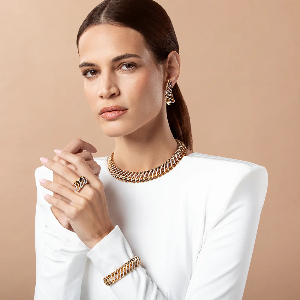 ELICA LONG YELLOW GOLD EARRINGS - Image 3