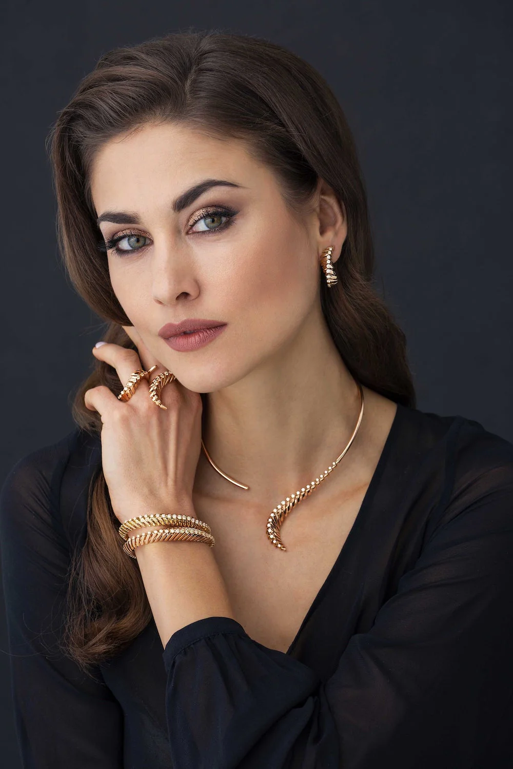 SOFFIO HOOP ROSE GOLD EARRINGS - Image 3