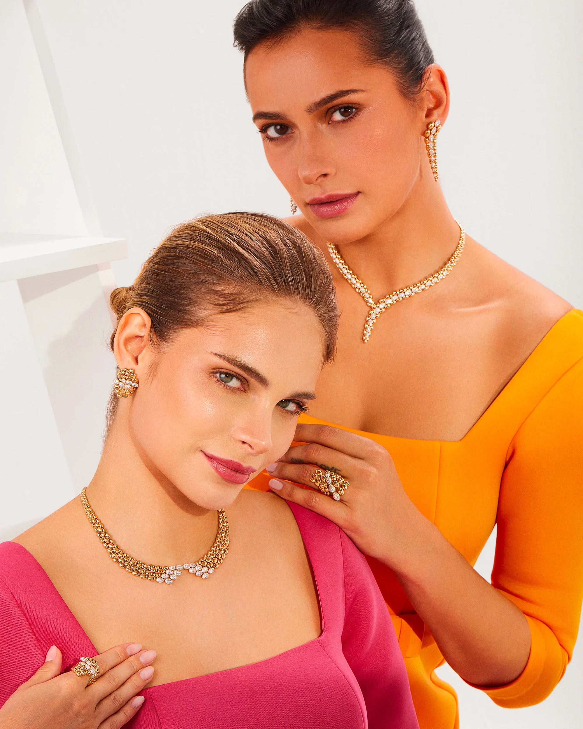 SOLEGIRA YELLOW GOLD DIAMONDS NECKLACE - Image 4