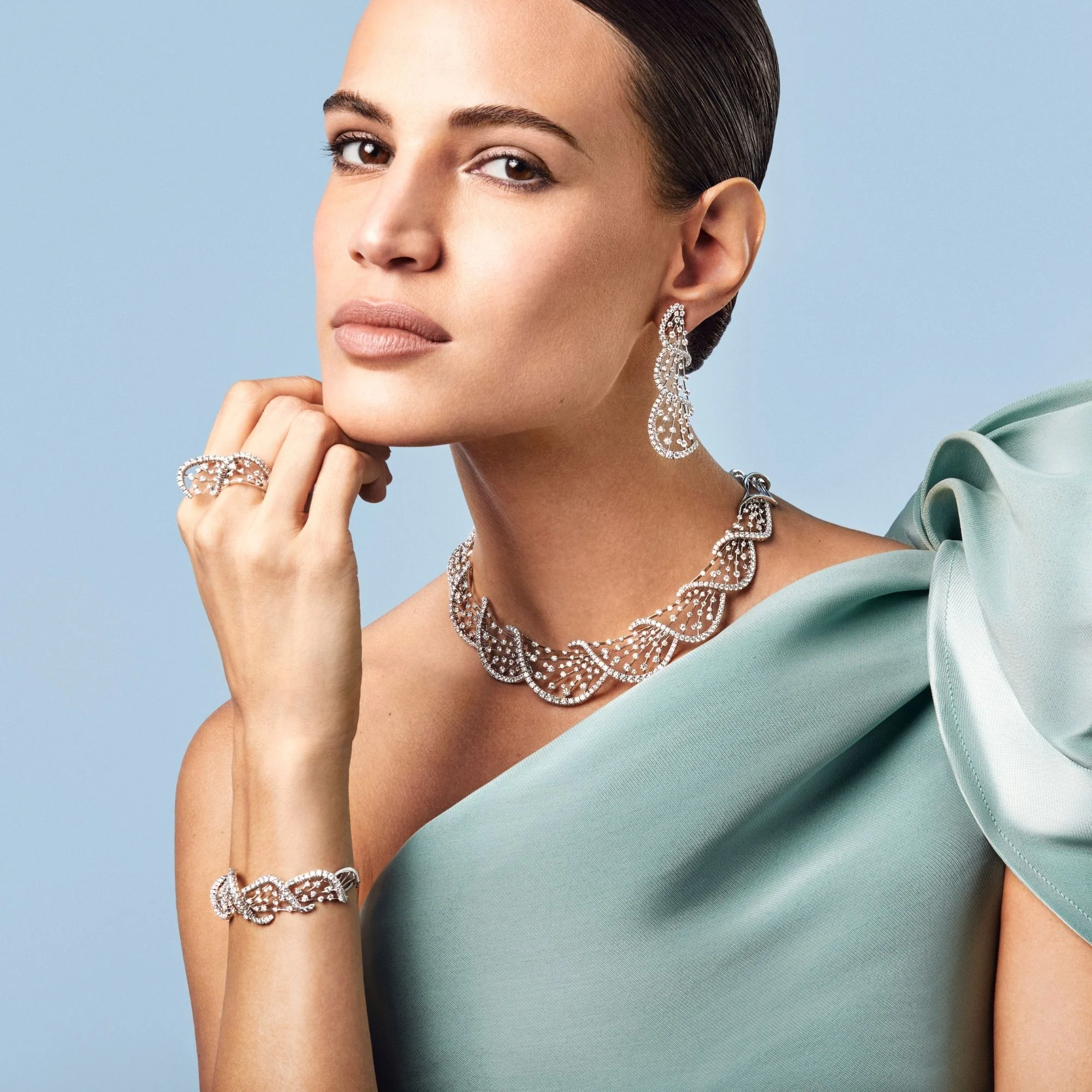 WHITE WONDERS ELICA DIAMONDS CHOKER - Image 3