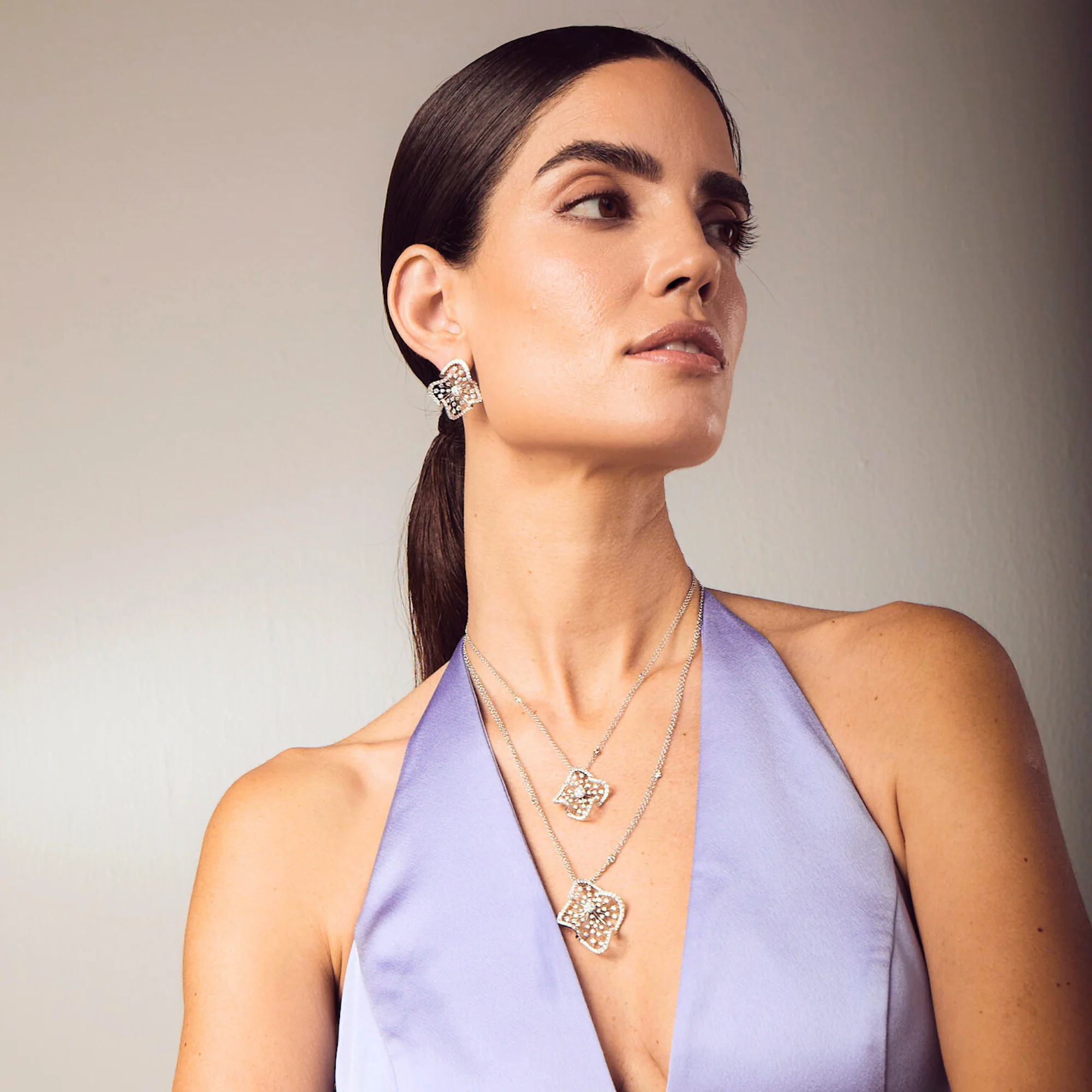 WHITE WONDERS PLISSÉ WHITE GOLD EARRINGS - Image 4