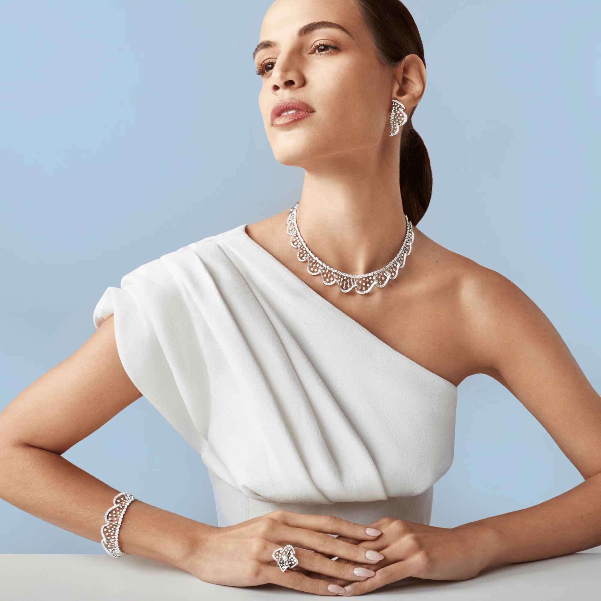 WHITE WONDERS PLISSÉ LONG WHITE GOLD EARRINGS - Image 4