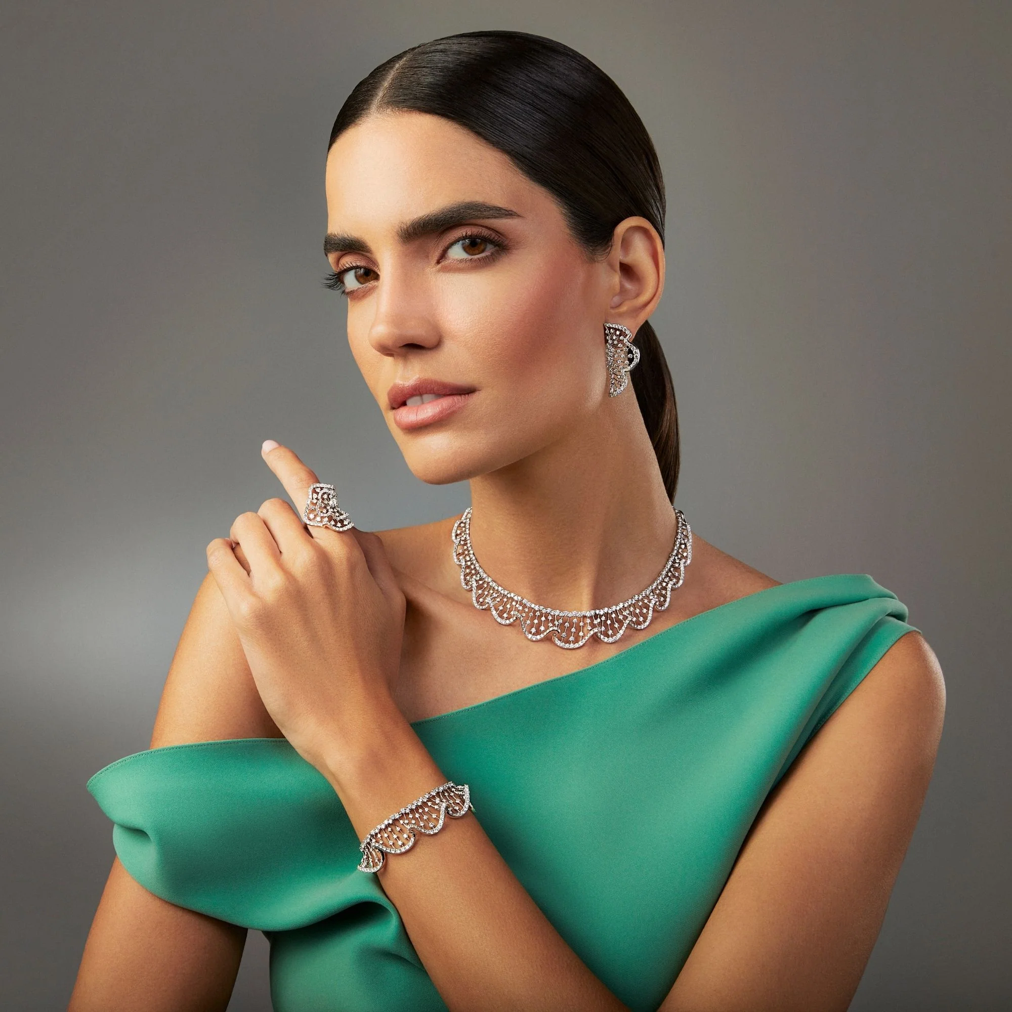 WHITE WONDERS PLISSÉ LONG WHITE GOLD EARRINGS - Image 3